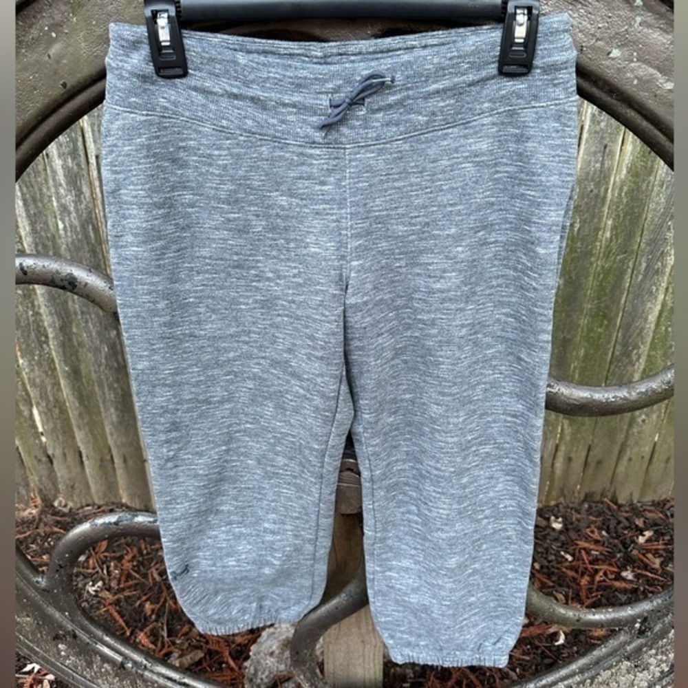 Under Armour Women's UA Storm‎ ColdGear Gray Semi-Fitted Capri Leggings (Small)